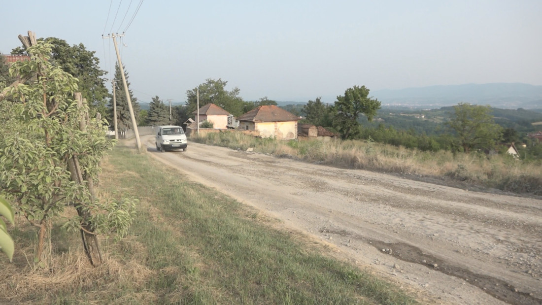 Rekonstruišu Se Putevi U Okolini čačka