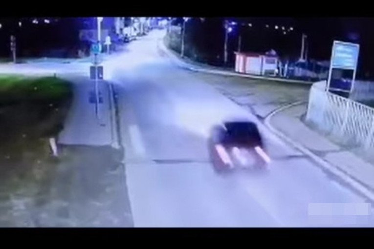 Objavljen snimak jezivog udesa: "BWM" u Smederevu sleteo sa puta, brzinomer zakucan na 240km/h - dve devojke povređene (VIDEO)