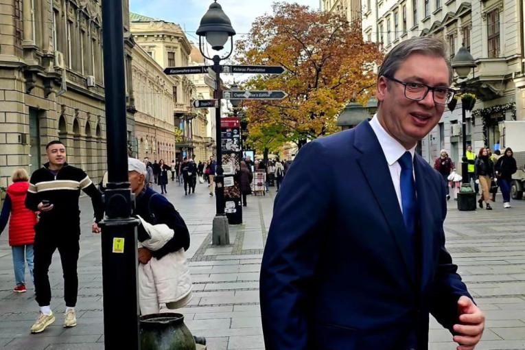 Ponovo u ulici mog detinjstva: Predsednik Vučić prošetao Knez Mihailovom