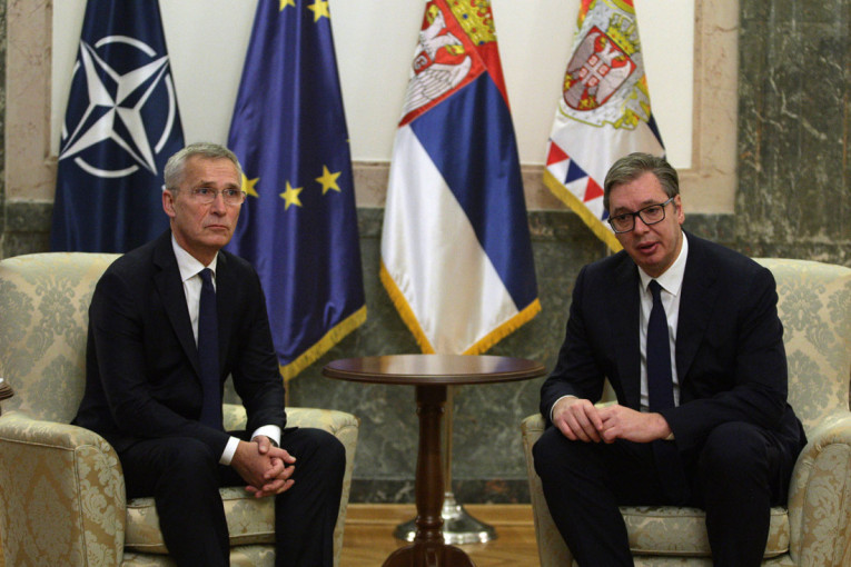 Vučić bez ustezanja posle sastanka sa Stoltenbergom: Gde ćemo da raspoređujemo našu vojsku, to je samo naša stvar (FOTO)