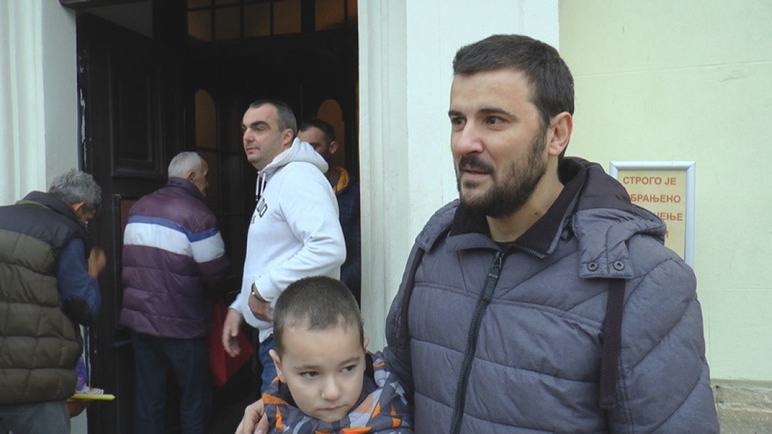 Čuvaju se srpska tradicija i običaji: Aranđelovdan nam je najvažniji dan u godini, na sina prenosim ono što su mene učili otac i deda (FOTO)