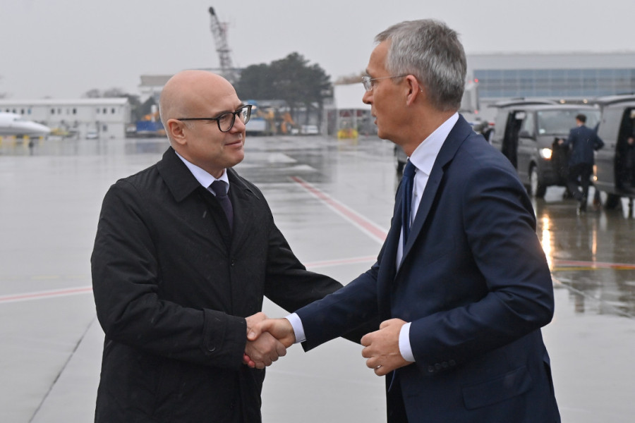 Stoltenberg završio posetu Srbiji, na aerodromu ga ispratio Vučević