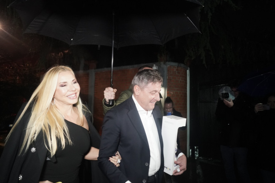 Piksijeva žena otkrila tajnu uspešnog braka: Ćerkama govorim da moraju biti raspoložene za muževe!