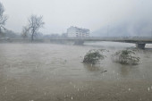 Drama u Prijepolju, Lim preti da se izlije svakog trenutka: Vodostaj reke od jutros porastao za skoro pola metra! (FOTO)