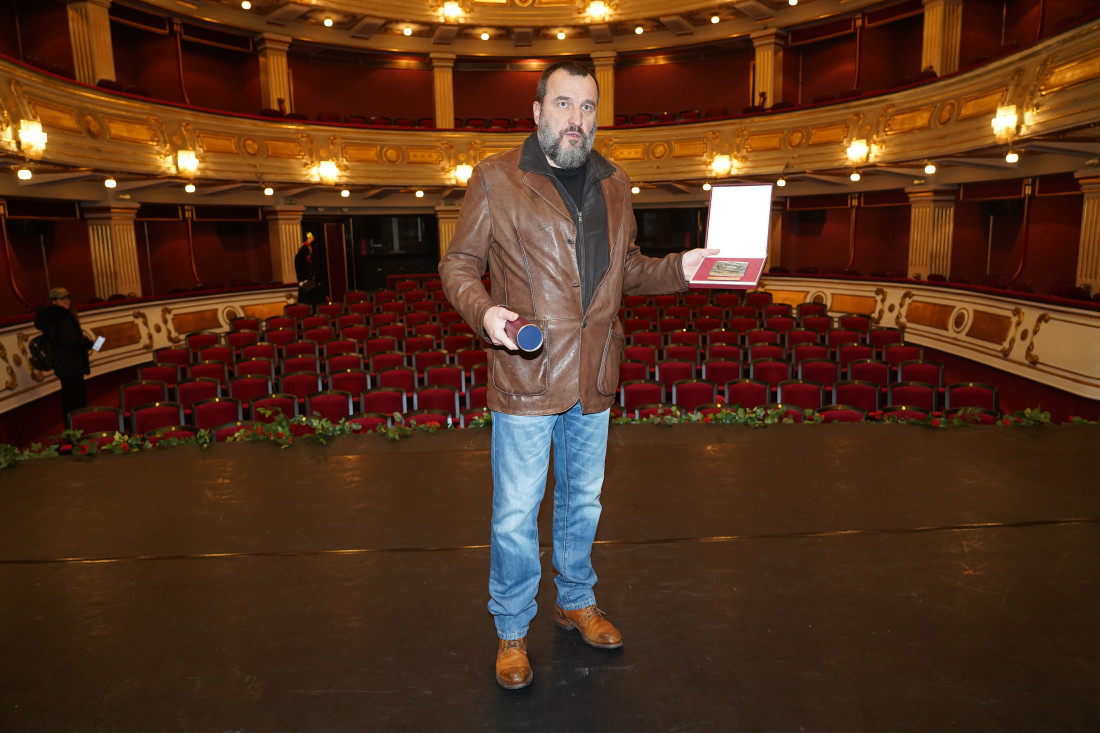 Nenad Jezdić odao počast Žarku Lauševiću i Jagošu Markoviću: Uručena nagrada "Raša Plaović" (FOTO)