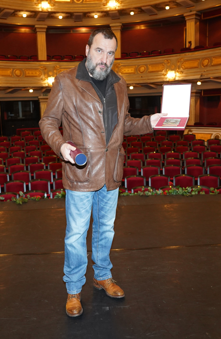 Nenad Jezdić odao počast Žarku Lauševiću i Jagošu Markoviću: Uručena nagrada "Raša Plaović" (FOTO)