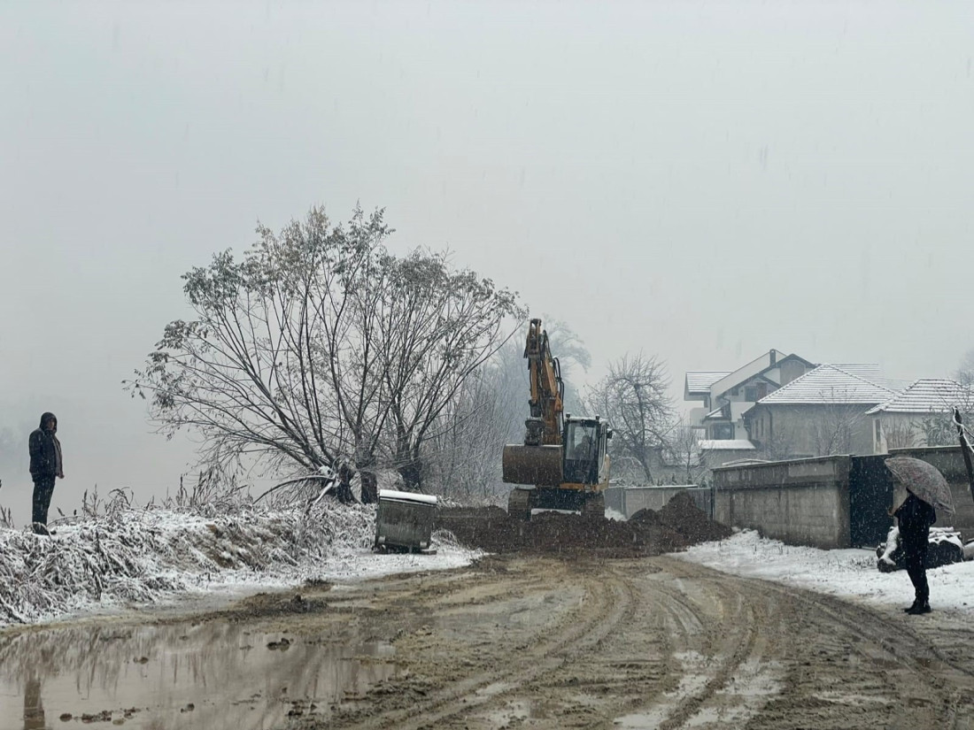 Proglašena vanredna situacija u Prijepolju zbog straha od izlivanja Lima: Vrhunac poplavnog talasa očekuje se tokom noći (FOTO/VIDEO)