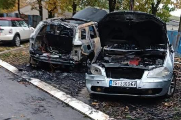 Piromani svaljuju krivicu jedan na drugoga: Ovo je priča o paljenju džipa Aleksandra Seničića (FOTO/VIDEO)