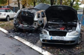 Prvi snimak sa Dedinja: Ovo su izgoreli automobili, među kojima je i Seničićev (FOTO, VIDEO)