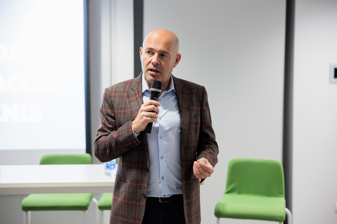 Zajedno do solidarnijeg društva: Bez provizija za humanitarne uplate na namenske račune