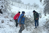 Sneg pravi haos u ivanjičkim selima: Oštećen repetitor, meštani nemaju struje niti signala na mobilnim telefonima (FOTO)