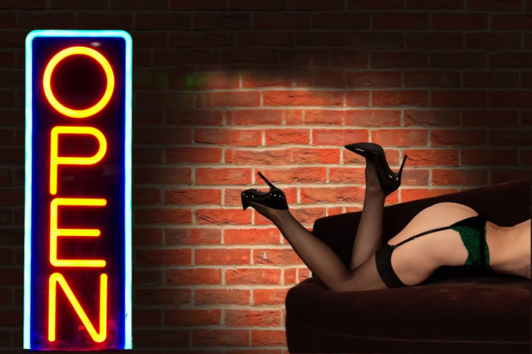 Žena odlepila u bordelu gde je muž slupao 4.000 dolara za sedam sati: Madam zapretila policijom