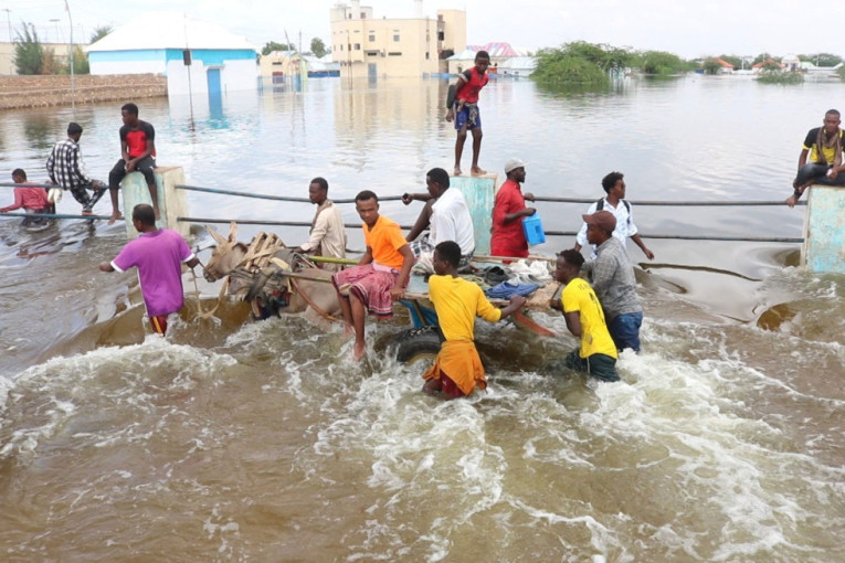 Katastrofa u Somaliji: Skoro 100 ljudi poginulo u poplavama (VIDEO)
