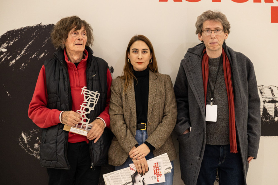 Kornjača na golim grudima Dragana Nikolića: Tajanstveni znak koji uzbuđuje (FOTO)