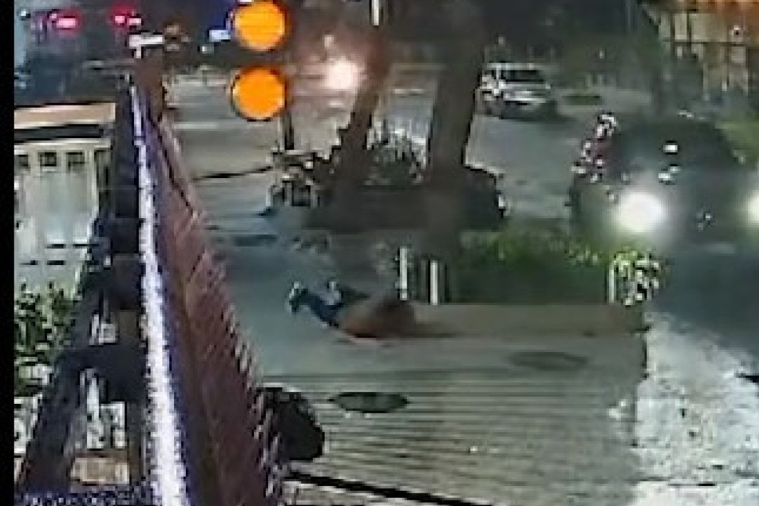 Jezive scene na ulicama Brazila, opljačkan čuveni fudbaler! Stavili mu pištolj na čelo, naredili da legne i odvezli mu auto! (VIDEO)
