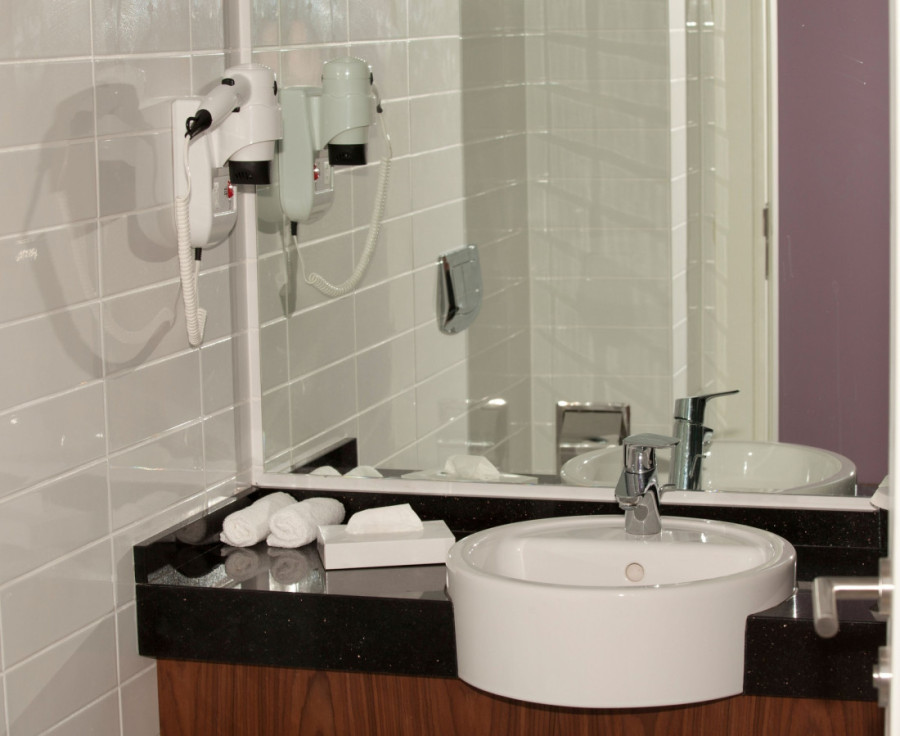 Hotelska spremačica pokazala šta ju je dočekalo u kupatilu nakon gosta (FOTO)