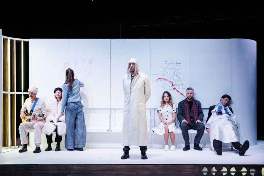 Sjaj i beda pozorišta: Premijera predstave "Sanjao sam da sam se probudio" (FOTO)