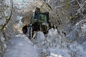 Vanredna situacija zbog snega u nekoliko opština: Negde napadalo i po 80 centimetara!