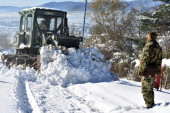 Vojska Srbije pomaže opštinama zahvaćenim snežnim padavinama