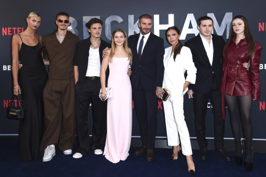 Nepo bebe na pisti! Romeo Bekam i Lila Mos iznenadili na reviji Versačea na Nedelji mode u Milanu