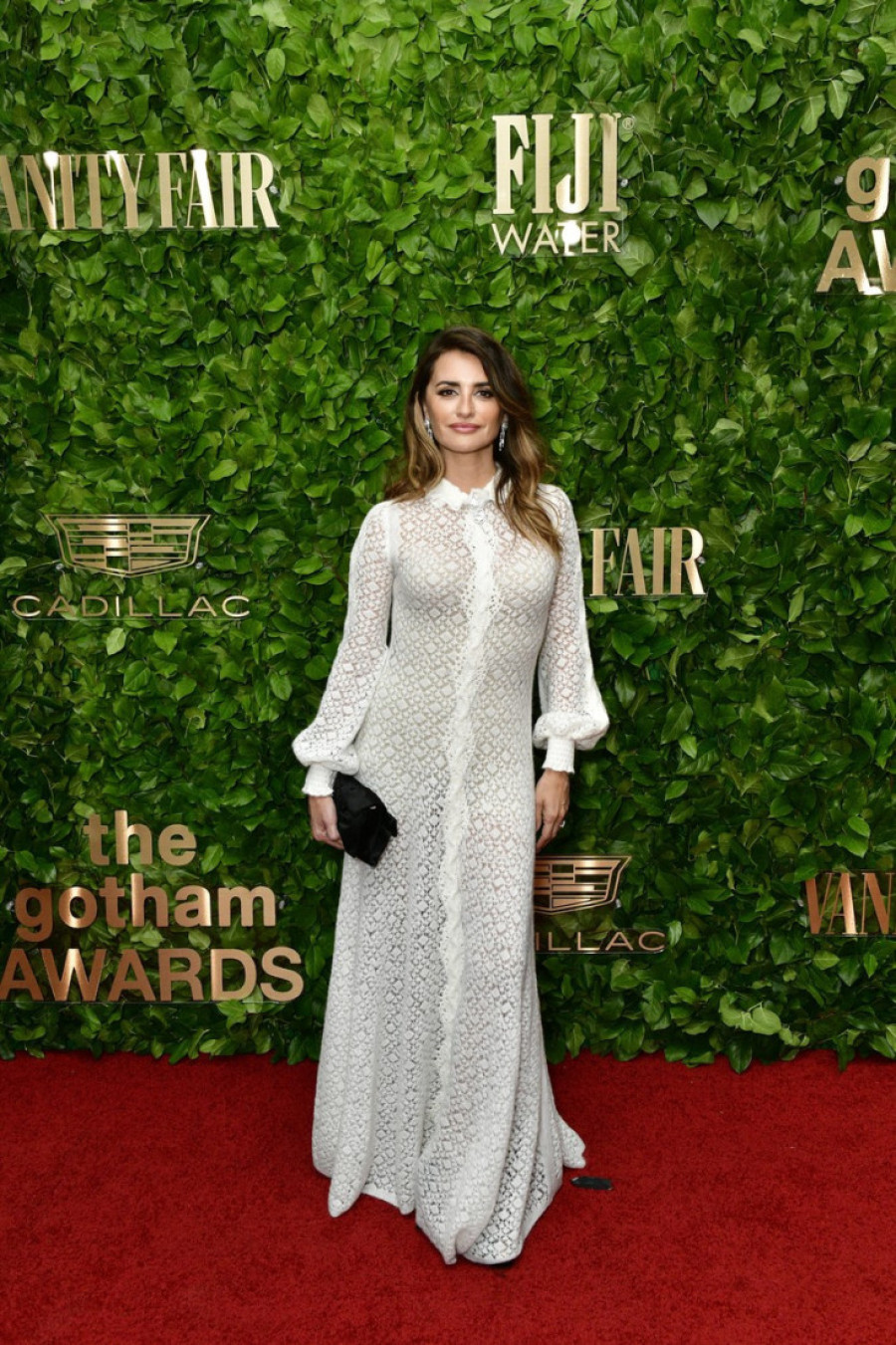 Penelope Kruz u romantičnom belom izdanju na dodeli nagrada u Njujorku: Ispod haljine nazirao joj se donji veš