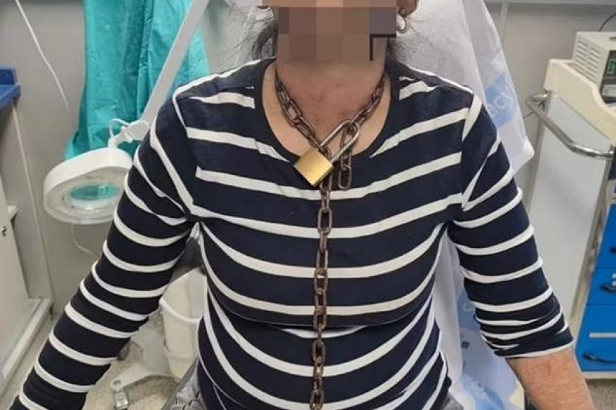 Pojavila se u bolnici zavezana lancima, ono što je ispričala lekarima ravno je horor filmu (FOTO)