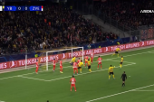 Ovako je Zvezda primila gol u Bernu: Nedeljković nije imao sreće i iznenada je doneo prednost rivalu (VIDEO)