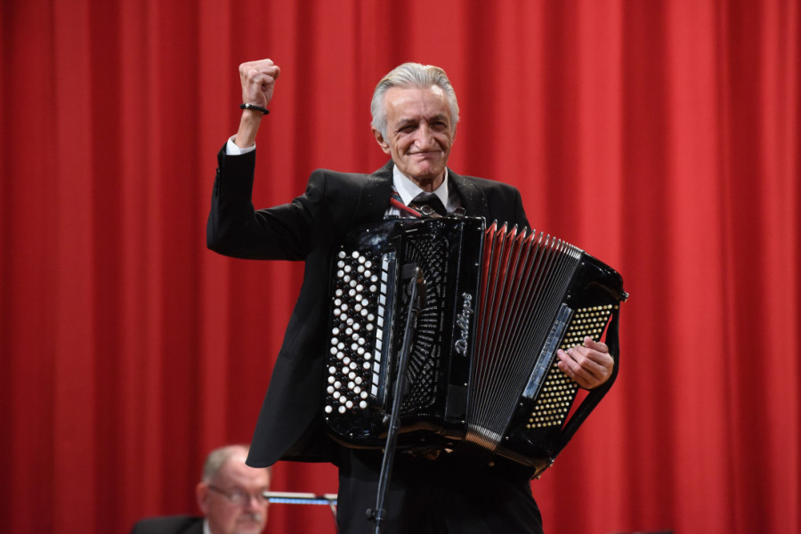 Mirko Kodić po navici uzme telefon da pozove pokojnog sina: Izbegavam da pogledam njegove slike