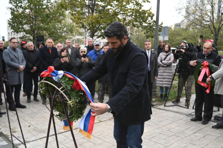 Šapić otkrio Spomenik žrtvama rata i braniocima otadžbine: Nikada nećemo da zaboravimo preminule!