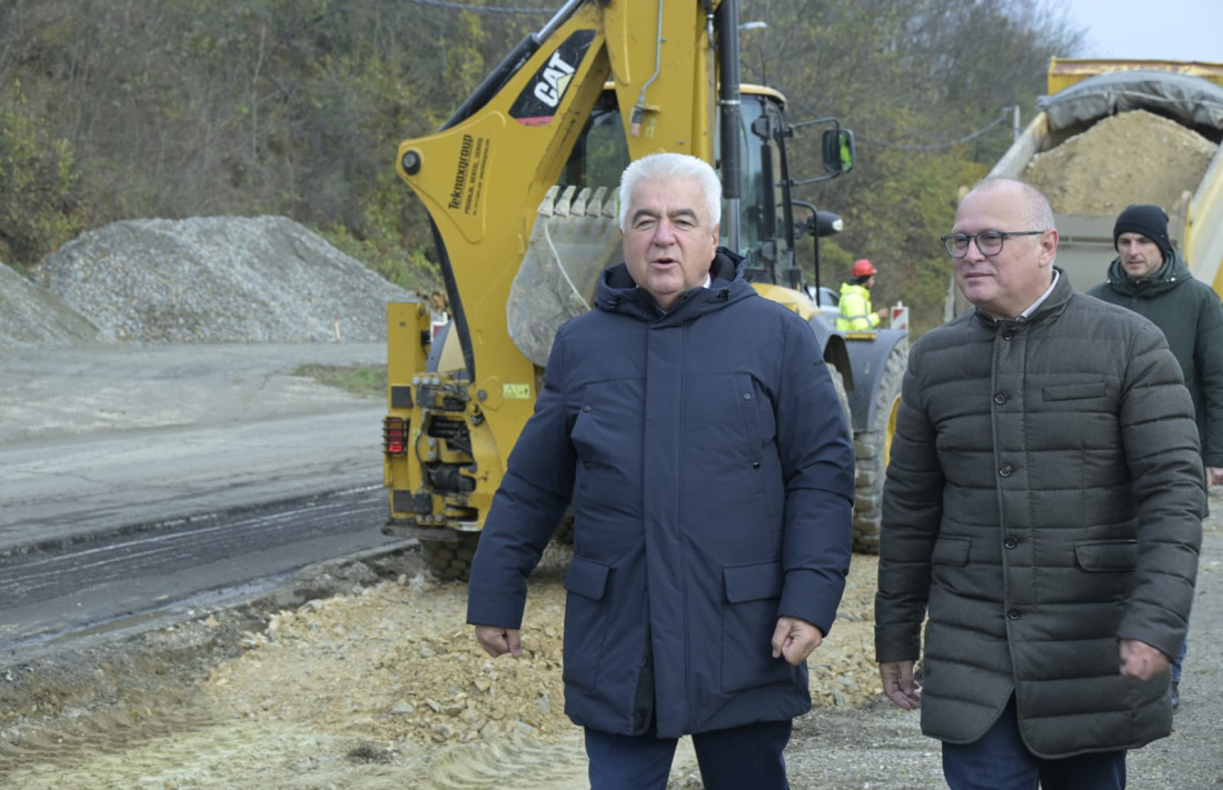 Vlada ove godine u puteve predgrađa Beograda uložila 2,5 milijarde dinara: "Činimo svaki deo prestonice boljim mestom za život" (FOTO)