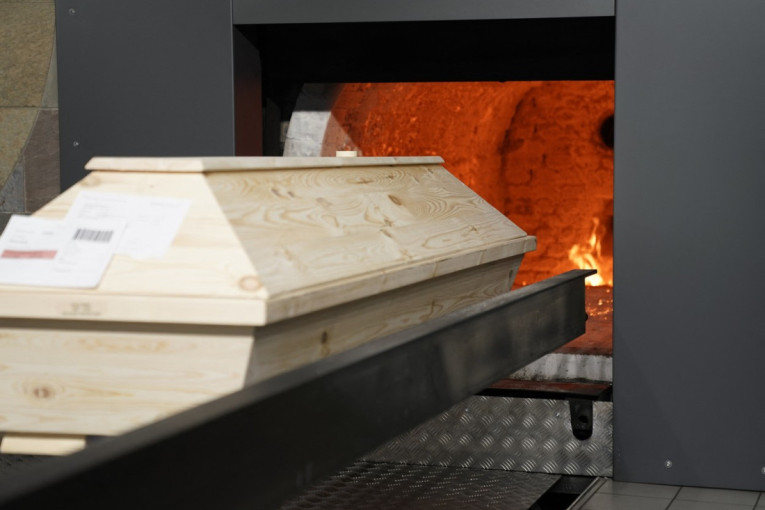 Radnik krematorijuma našao u vreći živu ženu: Dva sata se gušila u mrtvačnici