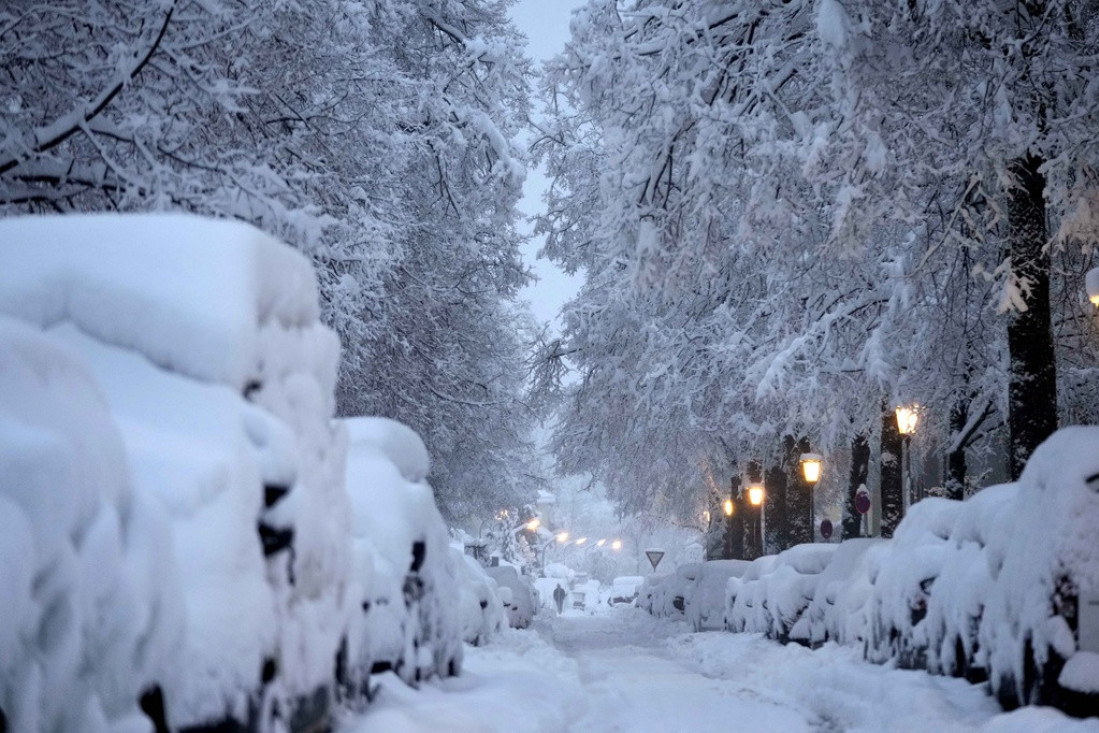 Snažno nevreme u regionu: Dva grada zavejana, evo gde će sneg napadati pola metra! (VIDEO)