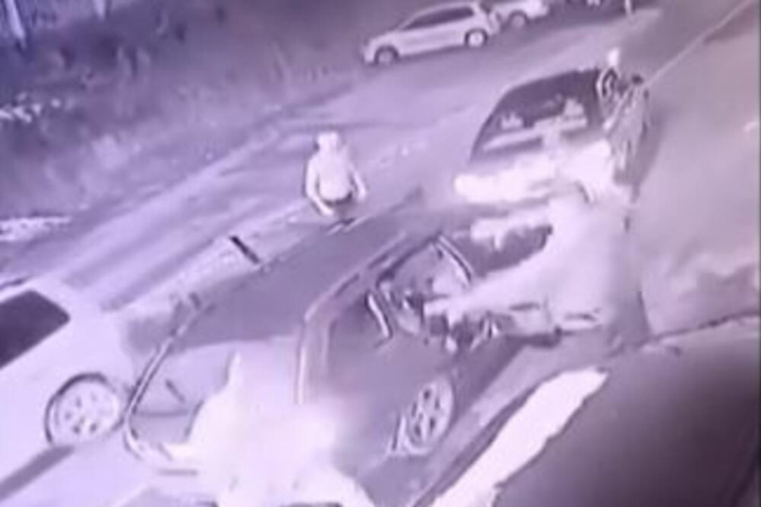 Izvlačili muškarce iz kola, pa ih palicama tukli nasred ulice: Uhapšeni nasilnici iz Tutina (VIDEO)