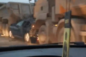 Stravična scena iz Belog Potoka: Automobil zgužvan između kamiona u lančanom sudaru (VIDEO)