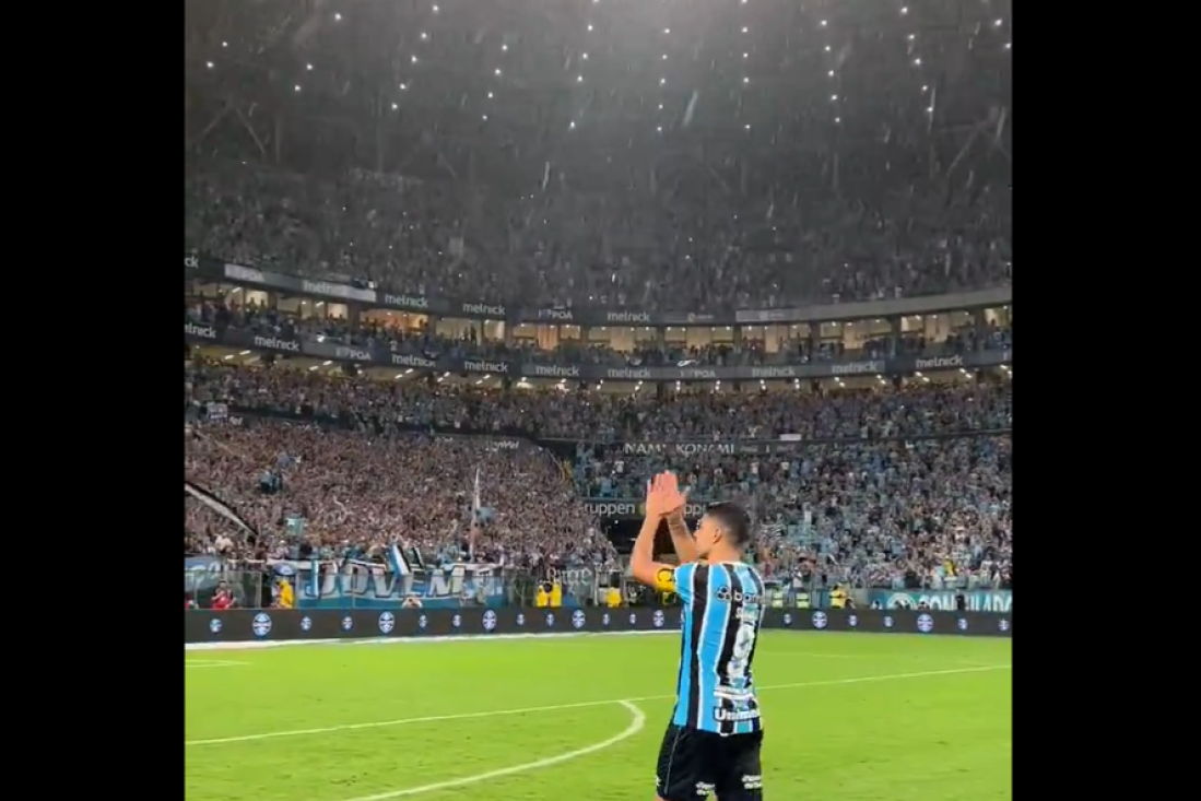 Suarezove suze na oproštaju ganule ceo Brazil! Kad je porodica izašla na teren, nije mogao da izdrži! (VIDEO)