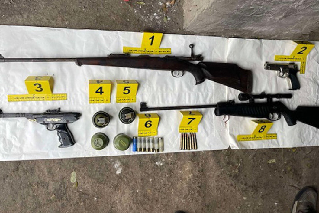 Bombe, puške, pištolji: Policija u tri akcije zaplenila oružje u Pančevu (FOTO)