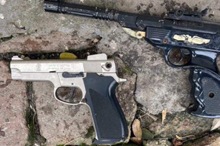 Nemac krijumčario pištolje: Pakleni tovar otkriven u "mercedesu"