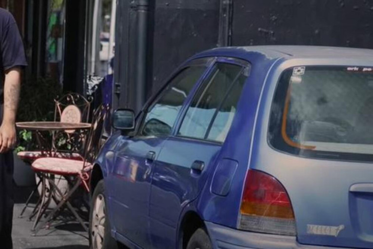 Vlasniku kafića ukrali automobil, a onda je ostao u potpunom šoku: Posle četiri dana našao ga na istom mestu sa porukom (VIDEO)