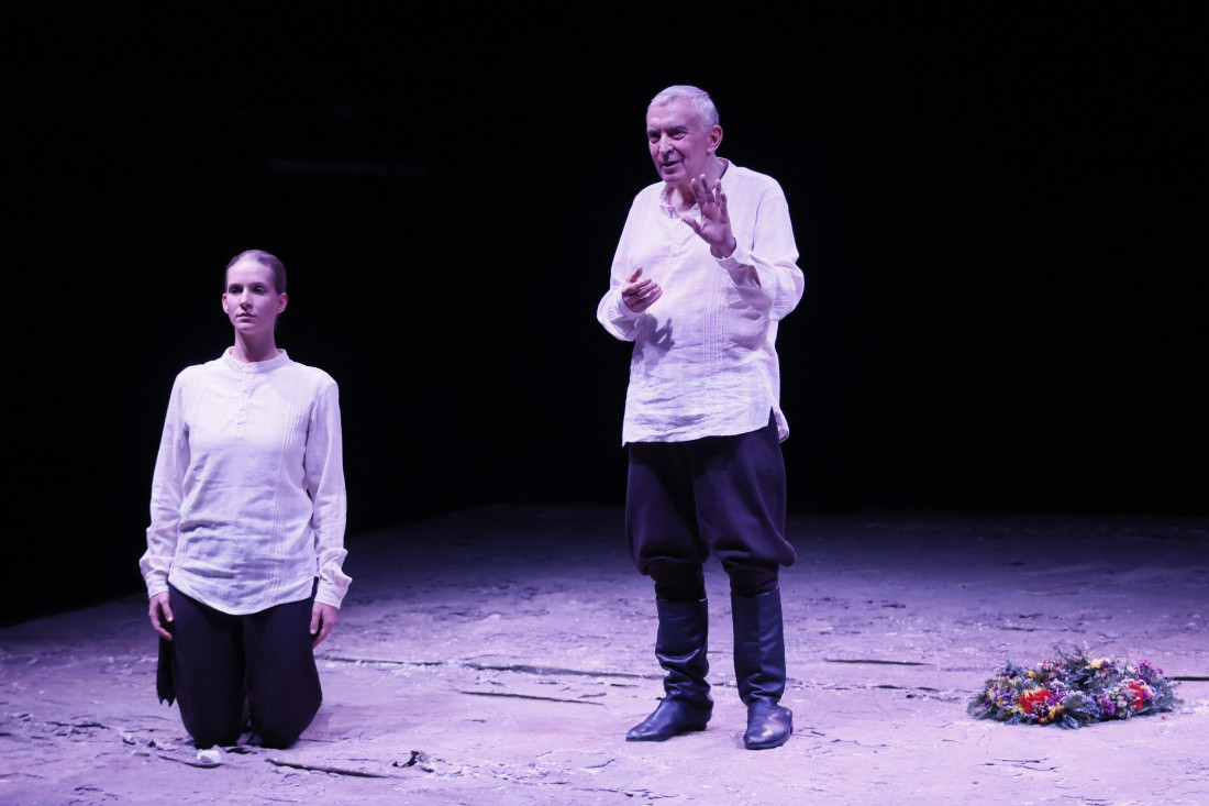 Ljubivoje Tadić u novoj verziji predstave "Krajputaši": Održana premijera u Narodnom pozorištu (FOTO)