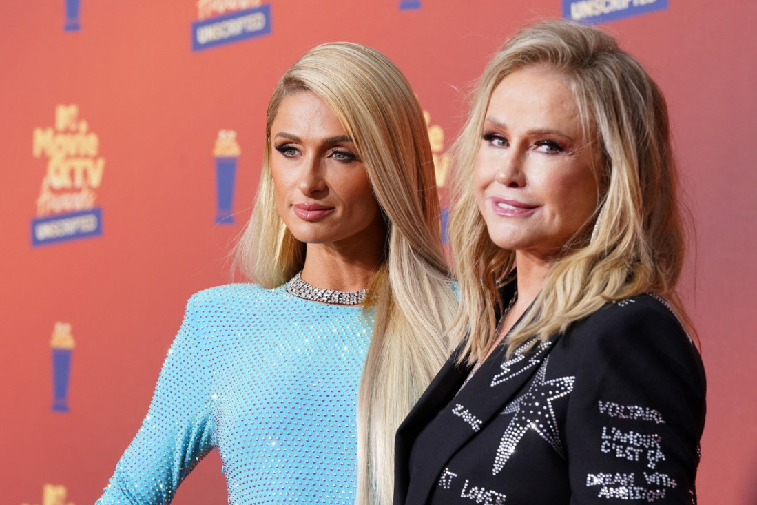 Majka Paris Hilton otkrila da li se naljutila na ćerku što je skrivala unuka od nje: Volela bih da sam bila deo te priče