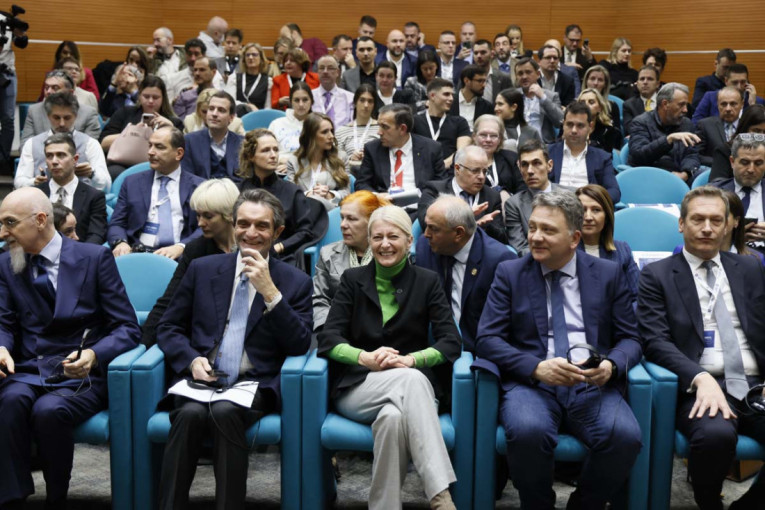 Počeo Inovacioni forum Italije i Srbije: Cilj je da se odnosi dve zemlje podignu na novi - inovativni nivo (FOTO)