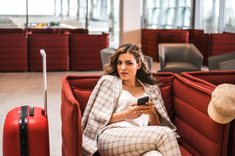Punite telefon na aerodromu ili u tržnom centru? Evo koja skrivena opasnost vas vreba