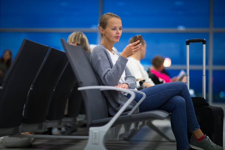 Punite telefon na aerodromu ili u tržnom centru? Evo koja skrivena opasnost vas vreba