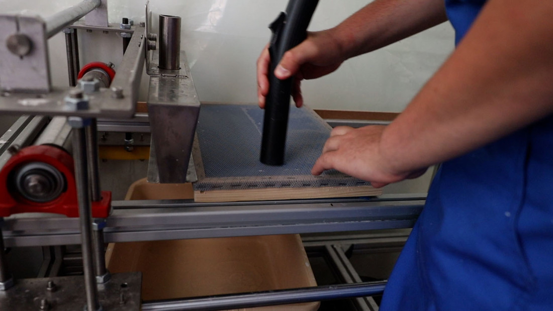 Ne bacajte paklice od cigareta, razlog će vas oduševiti! Tri drugara imaju smetnje u razvoju, ali njihove ruke čine Srbiju čistijom i lepšom