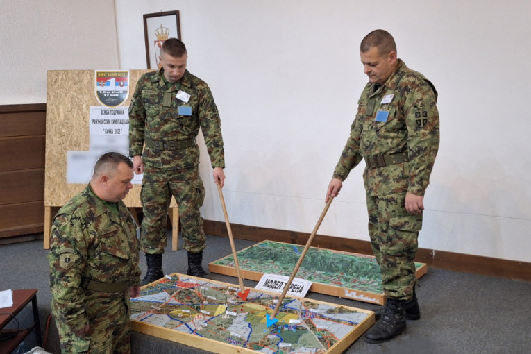 Vežbe mehanizovanog bataljona Prve brigade kopnene vojske uz pomoć računarskih simulacija