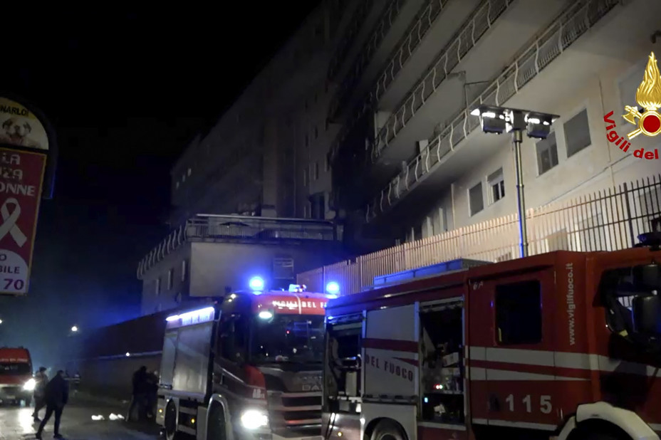 Požar u bolnici kod Rima: Evakuisano 200 pacijenata - najmanje tri osobe nastradale (FOTO/VIDEO)