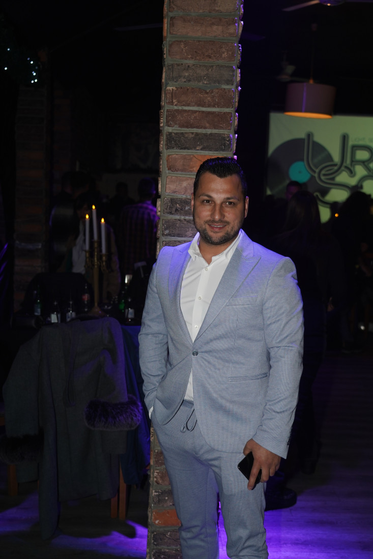 Pevač uskoro i šesti put postaje otac: Čestitike se samo nižu! (FOTO)