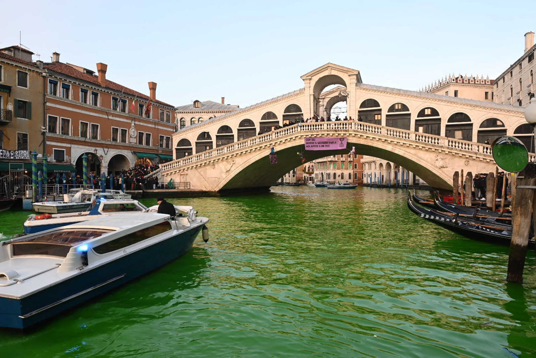 Venecija na nogama: Uzbuna zbog ostavljenih torbi na Trgu Svetog Marka!