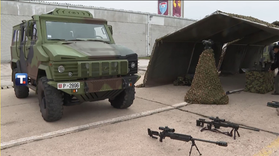 Vučić sa Alijevim na prikazu naoružanja i sposobnosti Vojske Srbije u Nišu