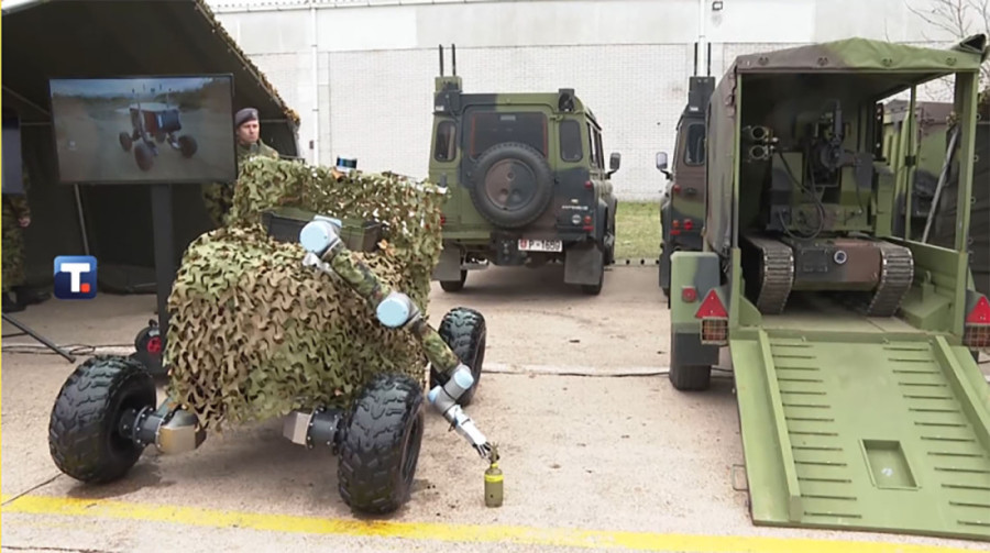Vučić sa Alijevim na prikazu naoružanja i sposobnosti Vojske Srbije u Nišu